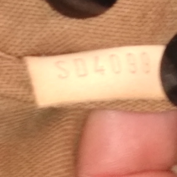 Authentic Louis Vuitton - Picture 3 of 5